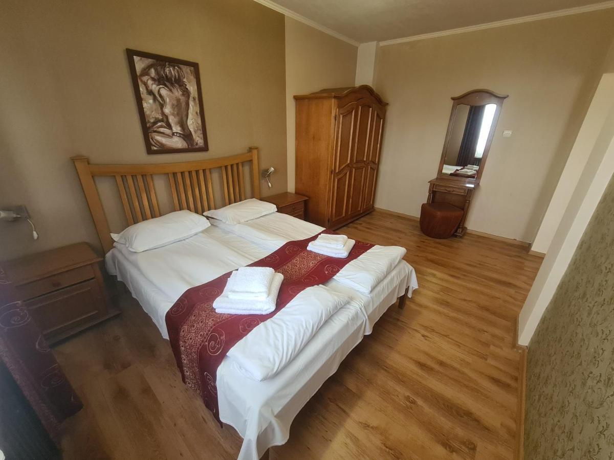 Hotel Complex Brashlyan Tryavna Exterior foto