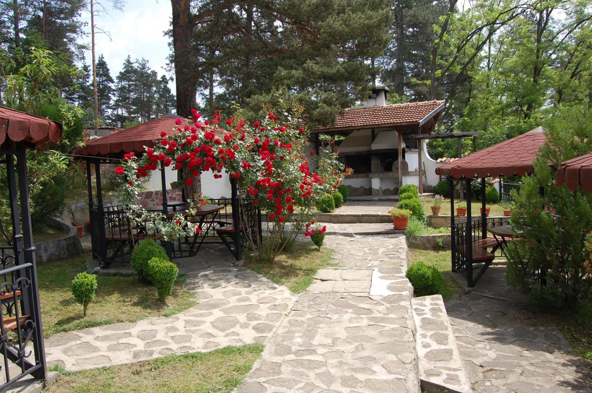 Hotel Complex Brashlyan Tryavna Exterior foto