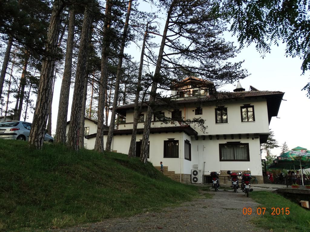 Hotel Complex Brashlyan Tryavna Exterior foto